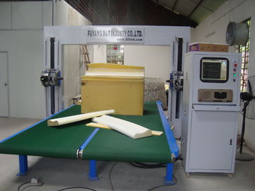 6KW Belt Conveyor Tabel Fleksibel Polyurethane Osilasi Pisau Cutting Machine 1800KG