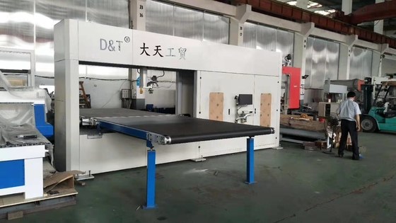 Mesin Pemotong Spons Vertikal Dengan Pisau Bergulir DTC-R2012V 5kw