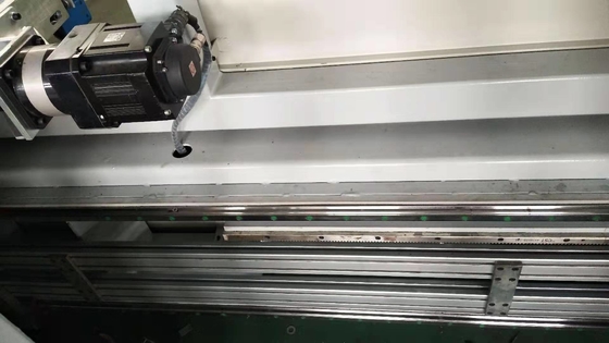 Mesin Pemotong Spons Vertikal Dengan Pisau Bergulir DTC-R2012V 5kw