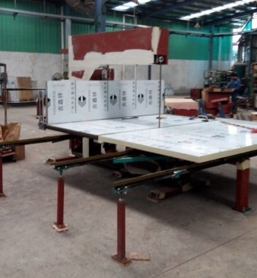 Pemotong Busa Vertikal Blok Polyurethane Manual DTLQ-4L 1.74kw