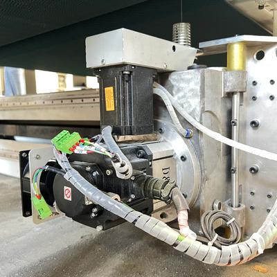 Pemotong Pisau Ganda Otomatis Horizontal PU Busa Spons Mesin Pemotong CNC