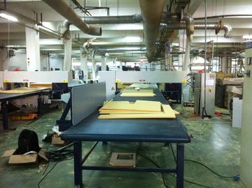 Kecepatan tinggi kaku PU Foam Vacuum Cutting Machine penuh otomatis, Foam CNC Cutter