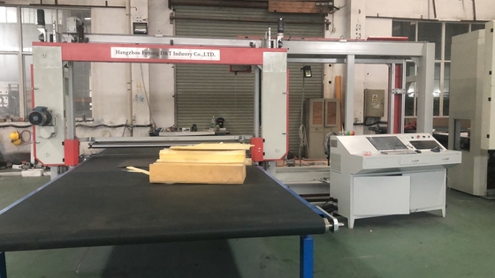 Mesin Pemotong Spons Horizontal CNC Busa PU Pisau Berosilasi Otomatis 6kw