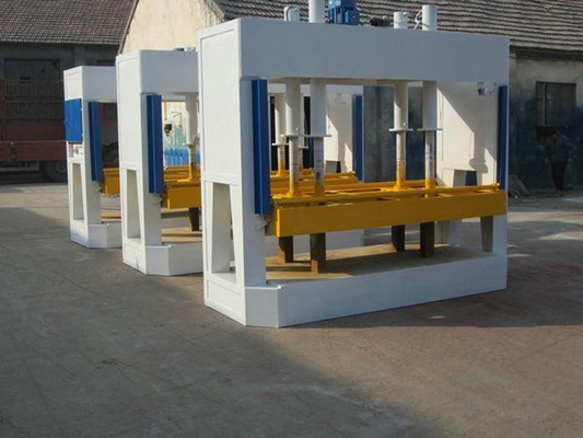 China Hidrolik Mesin Cold Pressing Untuk Pintu Kayu Membuat 50 Ton 1250 * 1500mm
