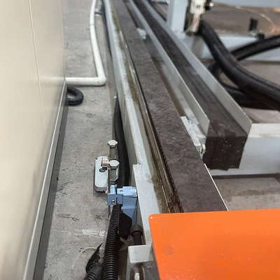 Mesin Cnc Polyurethane Kecepatan Tinggi Mesin pemotong busa horisontal untuk lembaran spons
