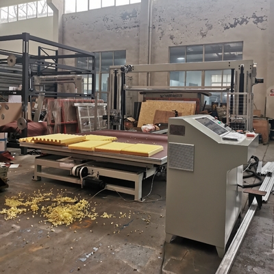 Mesin pemotong spons horizontal CNC presisi tinggi dengan pisau osilasi untuk busa poliuretan