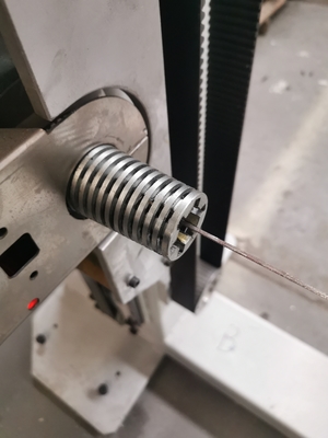 CNC Horizontal Oscillating Saw Blade Foam Cutting Machine Untuk Sponge Dan Fleksibel PU Dengan Pinggang Meja Rotary