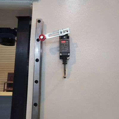 24. 10M/min CNC Oscillating Blade Foam Cutting untuk Furniture Automotive Packaging and Insulation Industries