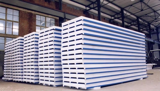 EPS Sandwich Panel Roll Forming Machine/Roof Tile Production Line Otomatis Rock Wool Disediakan Lembar Baja Warna