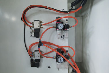Pemotong Kontur Bergulir Vertikal Fleksibel Mesin Pemotong Busa PU PU CNC
