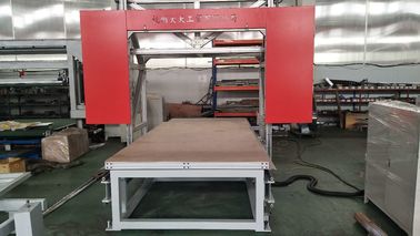 Mesin Pemotong Kontur Busa Horisontal Eva Presisi Tinggi Mempercepat Hingga 10 M / Min