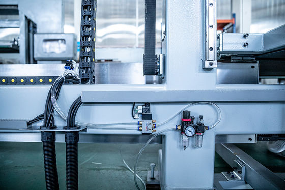 Mesin Pemotong Busa Pu CNC 2.0mm Pisau Horisontal Dan Vertikal