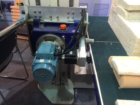 6kw Fleksibel Foam Vertical CNC Oscillating Blade Cutter Kecepatan Tinggi