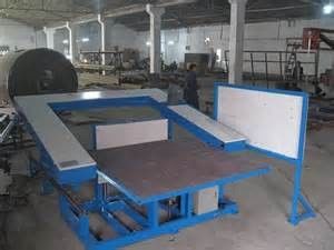 Pengguna Foam Rubber / Sponge Cutting Machine Internet Kecepatan, 600mm