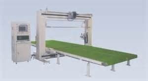 CNC lateks spons berosilasi pisau pemotong 6m/Min, mesin pemotong otomatis
